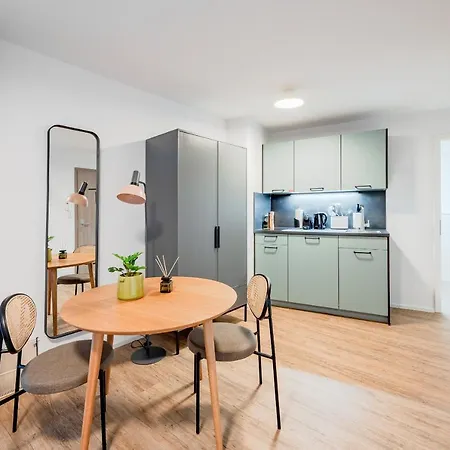 Limehome Metzingen Wilhelmstr Exterior photo